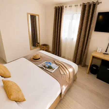Otel Le Mistral 3*